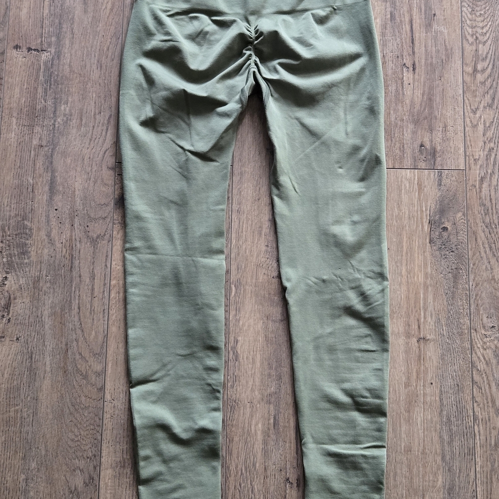 Alphalete Amplify Sage Green Leggings
